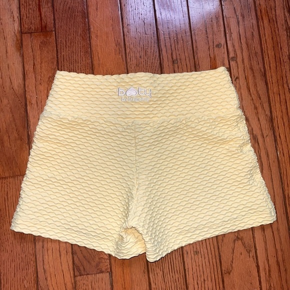 Booty By Brabants CROCO SKIN BOOTY SHORTS pale yellow - Picture 1 of 9